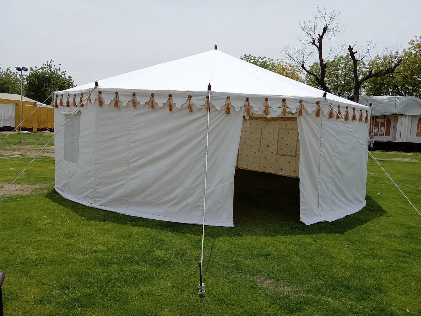 Pavilion tent